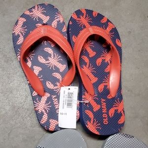 2 pair of Old Navy boys flip flops
